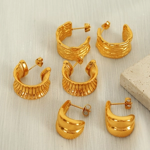 French 18K Gold Plated Wrinkle Texture Titanium Steel Hoop Earrings For Women C-Shaped Geometric Water Drop Stud Earrings