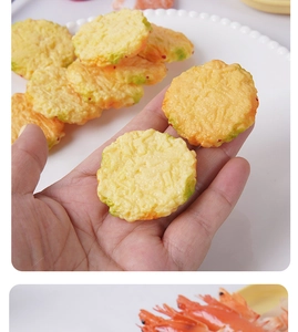 Vista macro de un modelo realista de galleta de gambas fritas con textura detallada