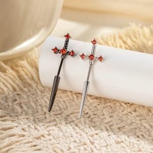 Boucle Oreille Cartilage Forme Épée Croix Acier Titane Cuivre Zircon Rouge Dos Vissé Piercing Helix Bijoux Gothiques