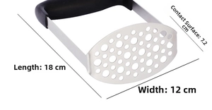 Vue détaillée du presse-purée en inox avec dimensions de 18 cm de haut et 12 cm de large