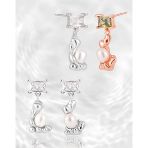 Irregular silver and rose gold S925 earrings with square zircon and white pearls