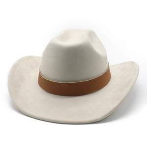 Vue de dessus d'un chapeau en feutre crème avec bandeau marron et bord incurvé