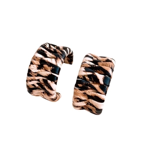C-shaped leopard print leather earrings with vintage brown and black woven texture