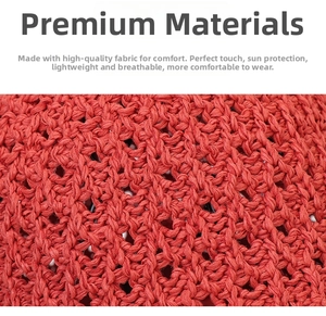 Gros plan détaillé du tissu en maille crochetée rouge respirante pour chapeau de soleil