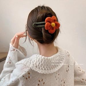 Elegant large orange felt flower hair claw clip for women's autumn winter bun hairstyles