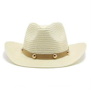 Chapeau de cowboy en paille beige pour le soleil avec ruban marron et clous dorés