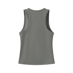 Vue détaillée du dos d'un débardeur de sport gris foncé avec texture en maille douce