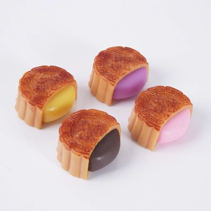 Realistische PVC Mondkuchen Modelle in vier Farben mit geschnitzten Mid-Autumn Festgrüßen