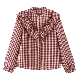 Damen Karohemd in Rot mit V-förmigen Rüschen und elegantem Stehkragen Design