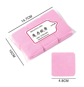 Detailansicht der pinkfarbenen fusselfreien Nageltücher mit Prägung und 5x5cm Maßen