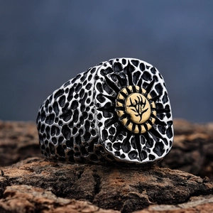 Punk vintage skull and eagle crest signet ring in antique silver and gold finish