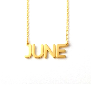 Collier en acier inoxydable plaqué or avec pendentif personnalisé au nom June