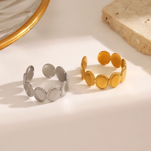 Retro geometric oval rings in gold and silver finish with textured beaded edges