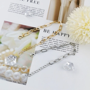 Minimalist rectangular paperclip chain bracelet in gold and silver metal finishes