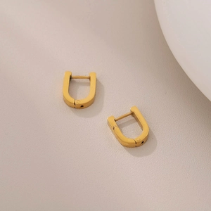 Boucles d'oreilles en acier inoxydable doré en forme de U avec finition brillante