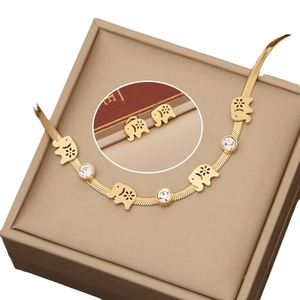 Ensemble bijoux éléphant plaqué or avec pendentif coeur en zircon et boucles d'oreilles