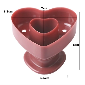 Dimensioni dettagliate dello stampo per ciambelle a cuore rosso con etichette di misura