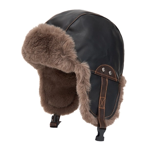 Colbacco in ecopelle con fodera in peluche marrone e fibbia regolabile in nero