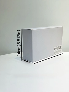 Detailansicht der 21x14x7cm weißen Geschenkverpackung mit Gewichts und Größenangaben