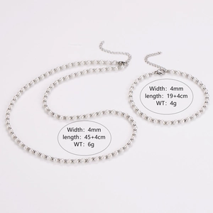 Detailed view of 4mm vintage pearl necklace and bracelet set with size specifications