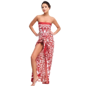 Robe longue imprimé ethnique rouge et blanc avec bustier fendu et nœud à la taille