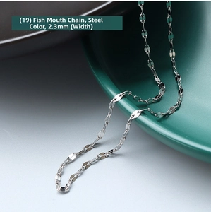 Macro view of 2.3mm steel color fish mouth chain showing metallic link texture