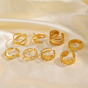 8-piece 18K gold plated stainless steel ring set with heart and geometric patterns