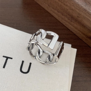 Macro shot of vintage S925 sterling silver wide chain link adjustable open ring
