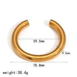 Polished 18k gold hollow cuff bangle showing precise dimensions and 59.5mm inner diameter