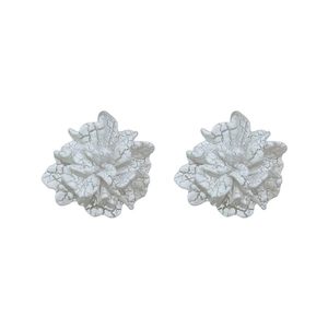 Minimalist white acrylic flower stud earrings with unique ice crackle texture for women
