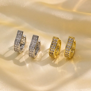 Eleganti orecchini a U in oro e argento con zirconi micro-intarsiati a doppia fila