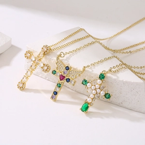 Cross Pendant Necklace Gold Plated Copper Micro Inlaid Zircon Rhinestone Heart Wings Clavicle Chain Jewelry For Women