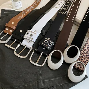 Variété de ceintures pour femmes en similicuir avec rivets et boucles rétro sur tissu