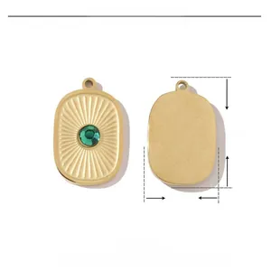 Parameteransicht des goldenen ovalen Edelstahlanhängers mit grünem Stein, 18mm x 11mm