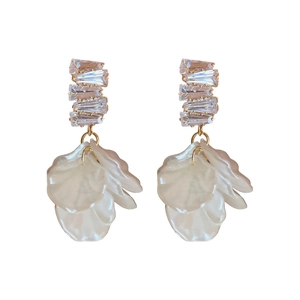 Elegant five-petal shell flower earrings with gold plating and crystal accents for women