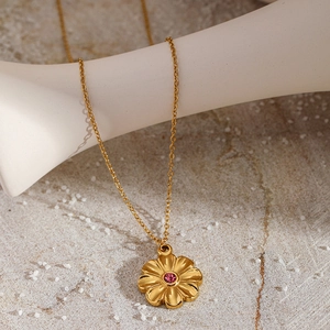 Flower Pendant Necklace 18K Gold Plated Stainless Steel Pink Zircon Sunflower Simple Fashion Jewelry For Women