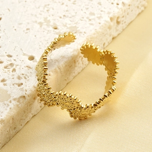 Vintage 18k gold plated stainless steel open ring with textured dot pattern design