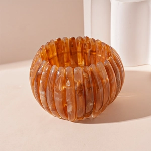 Bracelet extensible vintage en résine ambre avec texture marbrée d'écaille