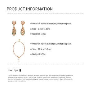 Detailed size and material information for the rhinestone snake and pearl necklace set