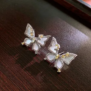 French style floral cubic zirconia ring with mother of pearl in butterfly shape design