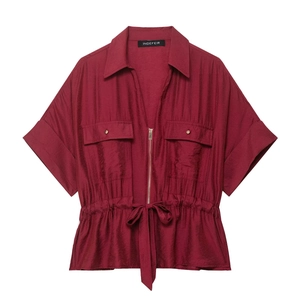 Chemise femme bordeaux à manches courtes avec fermeture éclair et ceinture nouée