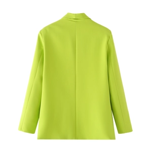 Vue arrière d'un blazer vert néon éclatant avec une coupe ajustée et un tissu lisse de qualité