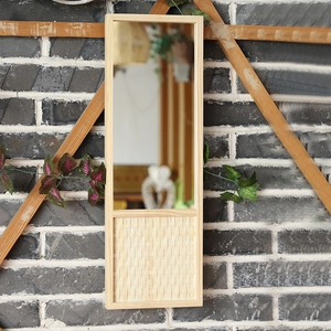 Miroir mural rectangulaire en bois massif avec décoration en rotin tressé naturel