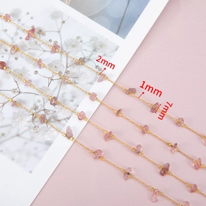 Detailed 1mm gold chain with 7mm pink natural stones and dimensions measurement markers