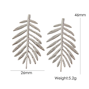 Detailed dimensions of silver leaf earrings showing 26mm width and 46mm height
