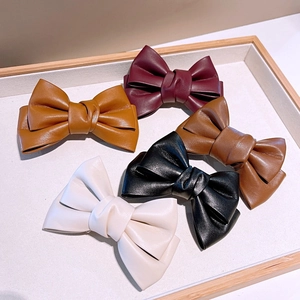Cinq pinces à cheveux vintage en cuir PU de différentes couleurs pour la coiffure