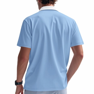Detailansicht der Rückseite des hellblauen Herren-Poloshirts mit weißem Kragen und Passform