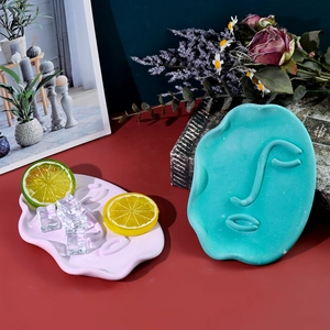Stampo per vassoio viso astratto in silicone con dettagli strutturati rosa e verdi