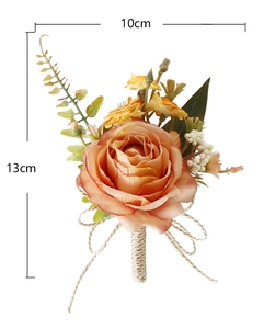 Detail of a handmade champagne rose boutonniere with dimensions 13cm by 10cm