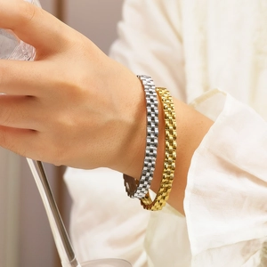 Three-layer gear style titanium steel bangle with 18k gold plating and strap buckle
